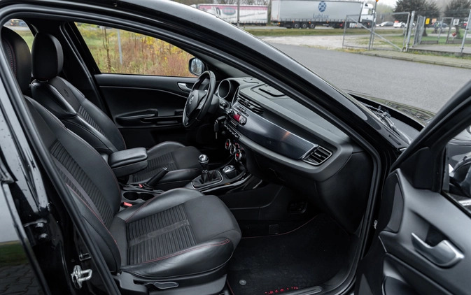 Alfa Romeo Giulietta cena 38900 przebieg: 180000, rok produkcji 2010 z Wyszków małe 562